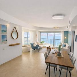 Blue love seaview, hotel a Qiryat Yam