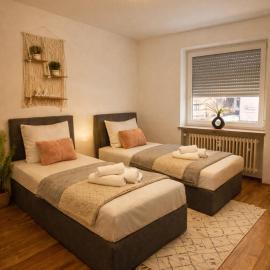 Urban Exit an der A93, ZENTRAL, NEU, WLAN, hotel em Weiden