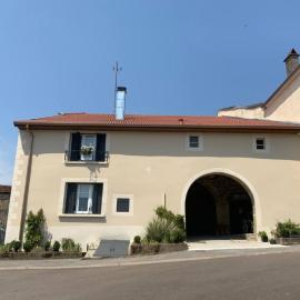 Gîte spacieux à Selles, 3 chambres, jardin, famille bienvenue, Hotel in Selles