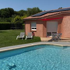Villa au calme avec piscine, hotel a Pujaudran