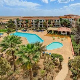 Sunny & Cosy Flat in Vila Verde near Bikini Beach!, hotel v mestu Prainha