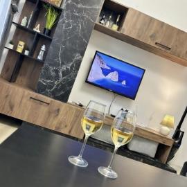 Kjara's Nest, hotel a Néoi Epivátai