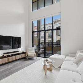 Modern Luxury Loft facing Santana Row w/Balcony, hotel in San Jose