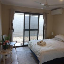 Peaceful and private two bedroom unit, hotel in Alice Springs