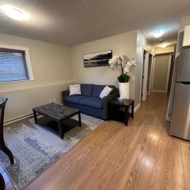 2-Bedroom Private Suite near VIU, hotel in Nanaimo