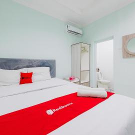 RedDoorz Syariah near Kedungmundu Semarang, hotel in Candi