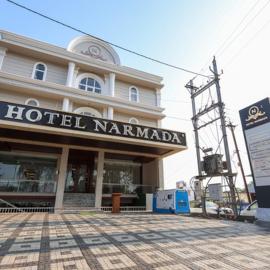 HOTEL NARMADA RESIDENCY, хотел в Maheshwar