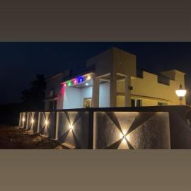 Kiyanshi Farm، فندق في Murbād