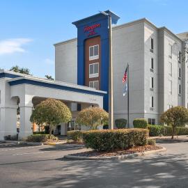 Hampton Inn Leesburg Tavares: Leesburg şehrinde bir otel