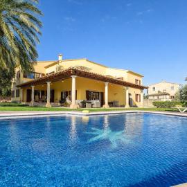 Villa Nobleza, oasis con piscina y gimnasio a 2 min del centro