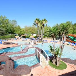 Camping Les Salisses - Aquatique Vacances, hotell i Vias