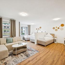 Ramoni Apartments - Abendgold, hotel in Enzklösterle
