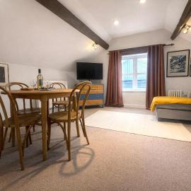 Watergate Street Apartment