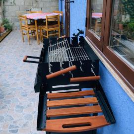 L&R House, hotel v mestu Osini