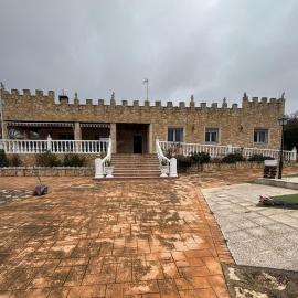 Castillo Valmoral – hotel w mieście Burgos