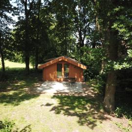 Houten huisje 8 voor Rust Ruimte en Natuur, hotell i Neede