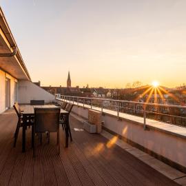 Sevenhills Bamberg Penthouse mit großer Dachterasse, 4 Zimmer für 7 Gäste, hotel en Bamberg
