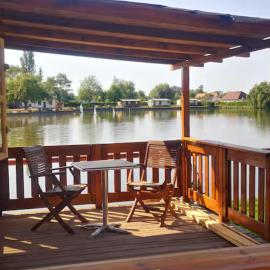 CHALET 24 - Camping LES ROBINSON DU LAC - ARDRES - pêche gratuite sans permis