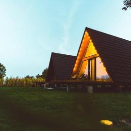MooN by Sun&Moon Cabins, hotel din Măneciu