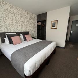 LOGIS Hôtel ARCADIA, hotel u gradu 'Lannion'