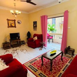 2bhk flat with pool in candolim, viešbutis mieste Aguada