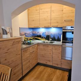 Gartenappartement Launspach Zentrale Lage mit Bergblick, viešbutis mieste Mitenvaldas