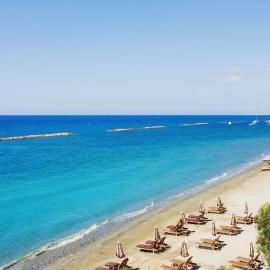 Spacious Dasoudi Beach Apt 3br