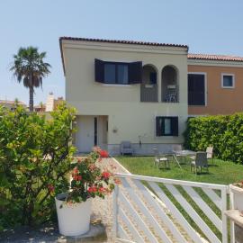 Villa Kalos in Marinagri Resort, hôtel à Policoro