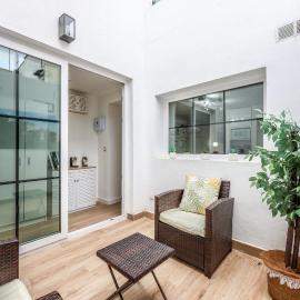 The Terrace House, Perfect for Families, hotel in Alcalá de Henares