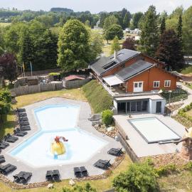 Camping ArdenParks La Petite Suisse - Maeva Vacansoleil, hotel v destinácii Manhay