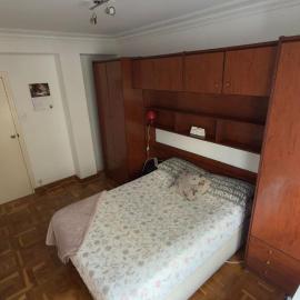 Private Room San Fermín-Short Walking Distance To The Center, hotel in Pamplona