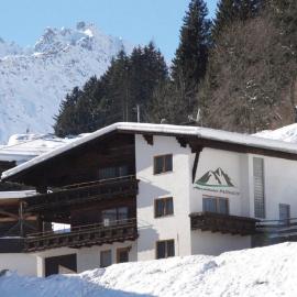 Alpenchalet PAZNAUN – hotel w mieście Kappl