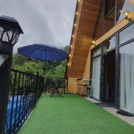 Mountain Hearth, hotel a Zeda Ch'khutunet'i