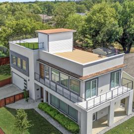 Modern 3 BR Retreat on River With DT Skyline View