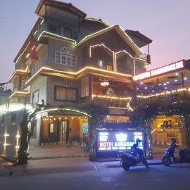 Hotel Aanandalok, hotel a Pānigata