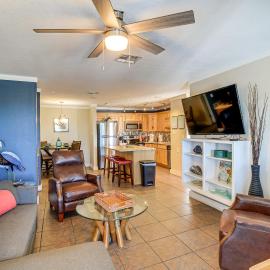 Walk to Beach! Pet-Friendly Mustang Island Retreat, hotel in Port Aransas