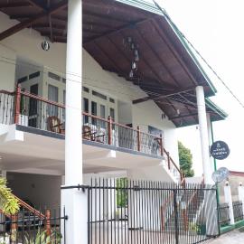 The kandy downtown, viešbutis mieste Katugastota