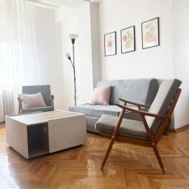 Lela's Central Apartment