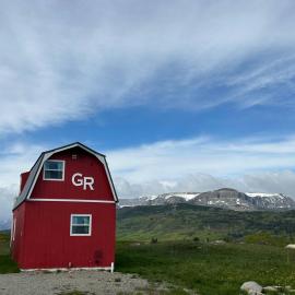 Glacier Lookout-Cozy Villa near Glacier Park Part of the Glacier Ridge Vacation Rental Collection, hotel in Babb