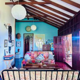 Hummingbird House, hotel in Calibishie