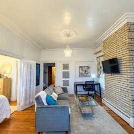 Cozy 1Bed, 1Bath in Brookline, MBTA: Brookline şehrinde bir otel