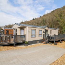 33 Woodpecker Lodge
