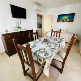 Rincón de la plaza, hotel in Villa Elisa