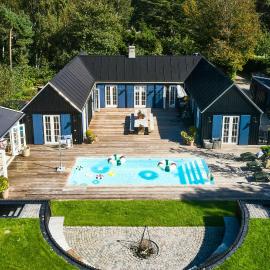 Architect House With Pool Near Tisvilde, khách sạn ở Tisvildeleje