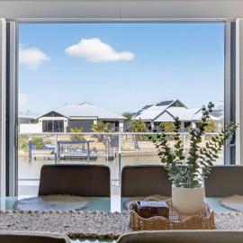 Family Retreat on the Canal - Private Jetty