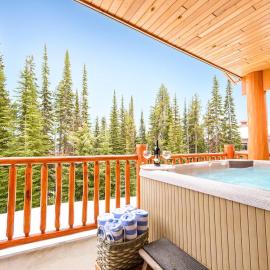 Best Ski-in out 3 Bdrm Chalet, with Hot Tub