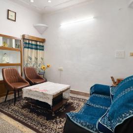 Divine Solace GF2 Comfy stay near Triveni Sangam