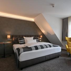 Höll am Main – hotel w mieście Rüsselsheim