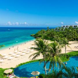 The Moon Beach Museum Resort، فندق في أونا