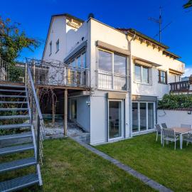 Wellnessoase mit Sauna und Garten, hotel in Würzburg